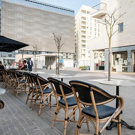 Bright 3br With Sea Views In By Buena Vista * Sliema