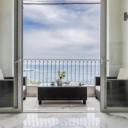 Bright 3br With Sea Views In By Buena Vista * Sliema