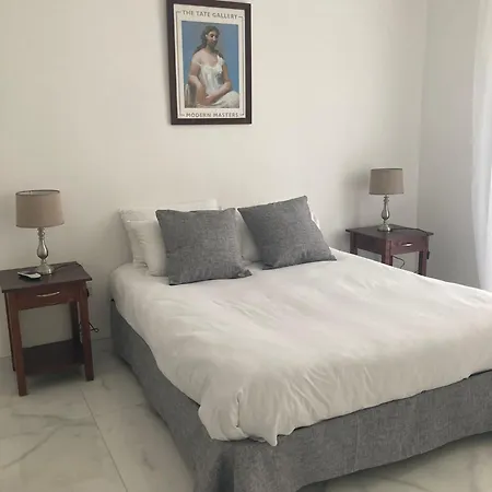 Bright 3br With Sea Views In *