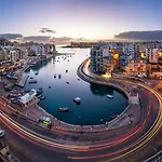 Bright 3br With Sea Views In By Buena Vista * Sliema