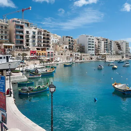 Bright 3br With Sea Views In Apartment Sliema