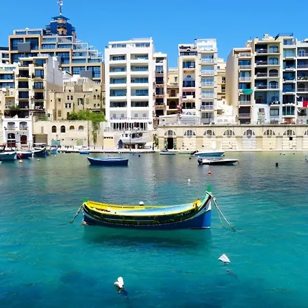 Bright 3br With Sea Views In Apartment Sliema