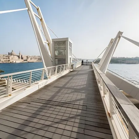 Apartment Bright 3br With Sea Views In