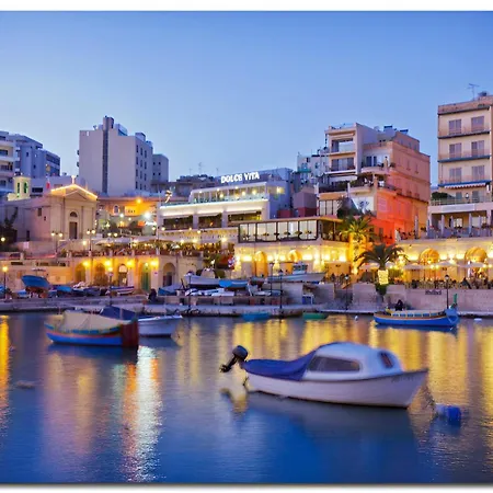 Bright 3br With Sea Views In By Buena Vista * Sliema