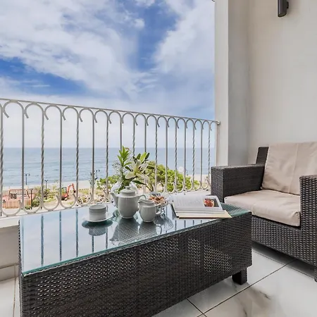 Bright 3br With Sea Views In