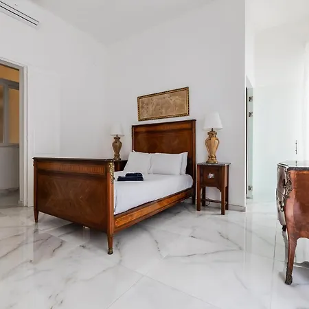 Bright 3br With Sea Views In