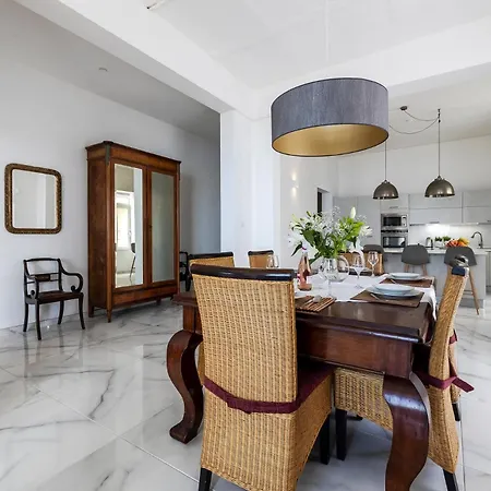 Bright 3br With Sea Views In By Buena Vista Sliema