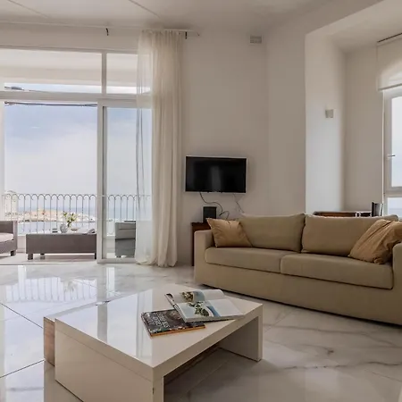 Bright 3br With Sea Views In By Buena Vista Sliema